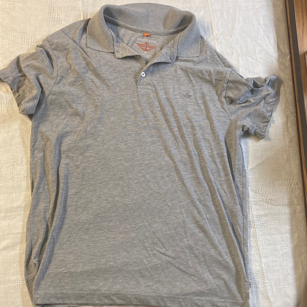 Dockers Gray Polo. Size Medium. Drirelease.